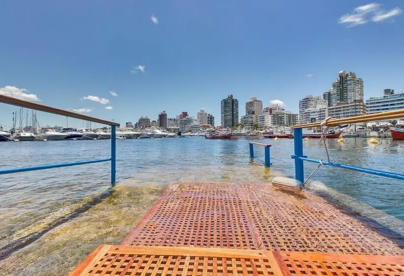 Oceana Suites The Point