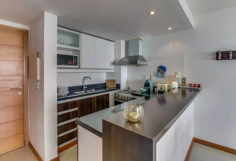 Oceana Suites The Point