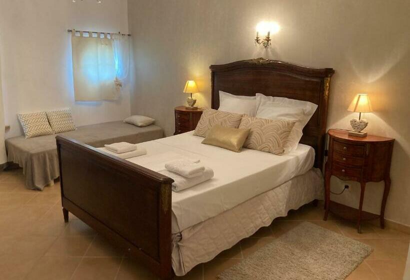 펜션 La Porte Dorée..