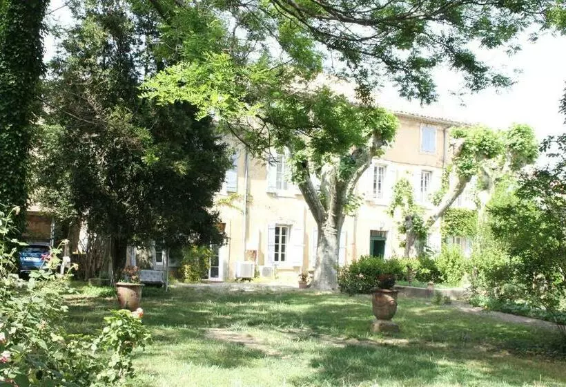 ペンション Le Mas Rocamour