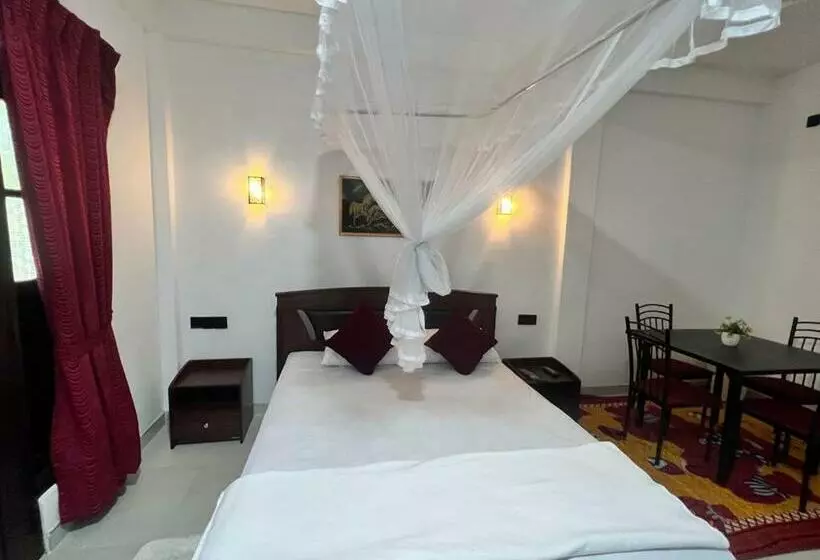 پانسیون Royal Grand Guest Inn Ella