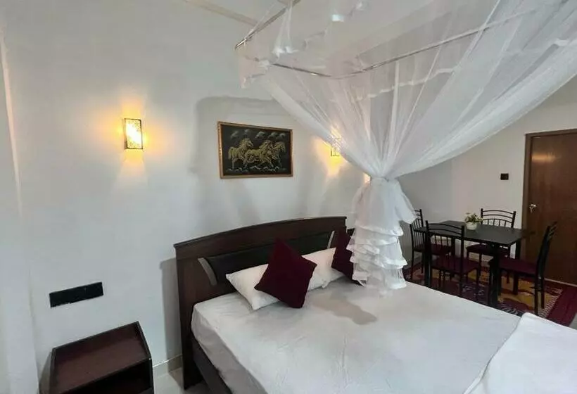 پانسیون Royal Grand Guest Inn Ella
