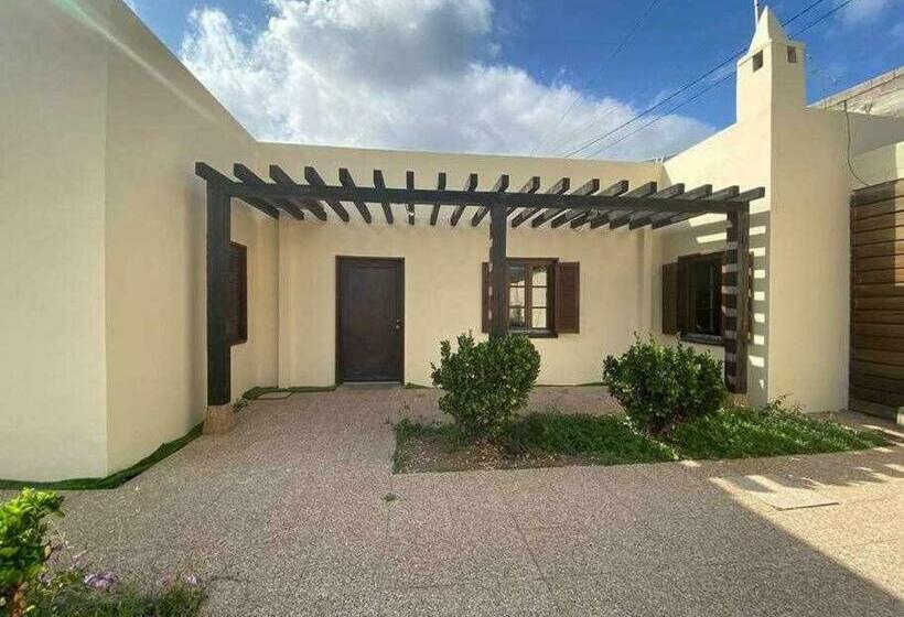 Country House With Shared Pool And Views