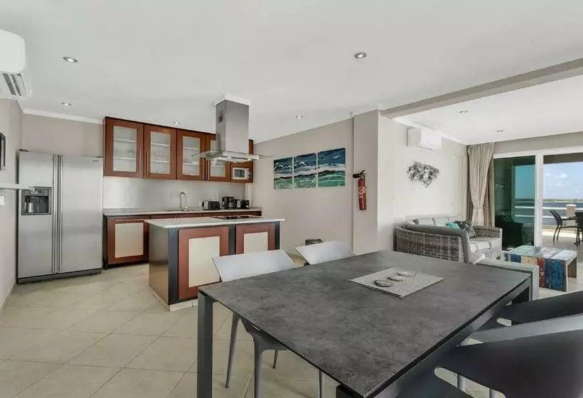 Den Laman Condominium Tuna