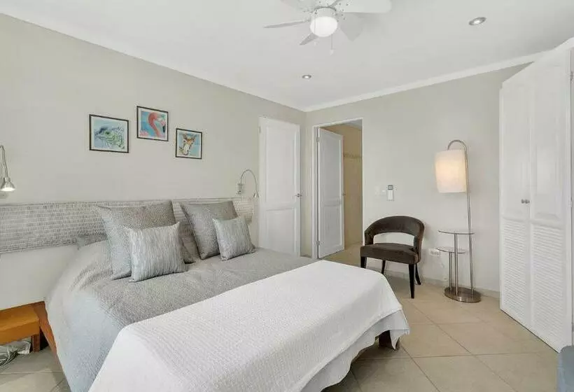 Den Laman Condominium Tuna