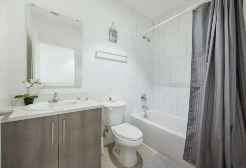 Wonderful Townhouse With 3 Bedrooms