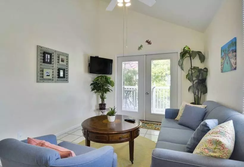 A Siesta Bay By Avantstay Key West Walkable Gated Community Shared Pool Week Long Stays Only