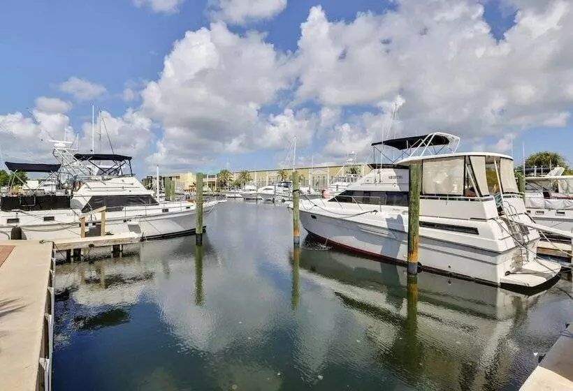 A Siesta Bay By Avantstay Key West Walkable Gated Community Shared Pool Week Long Stays Only