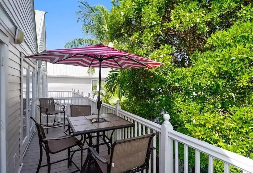 A Siesta Bay By Avantstay Key West Walkable Gated Community Shared Pool Week Long Stays Only