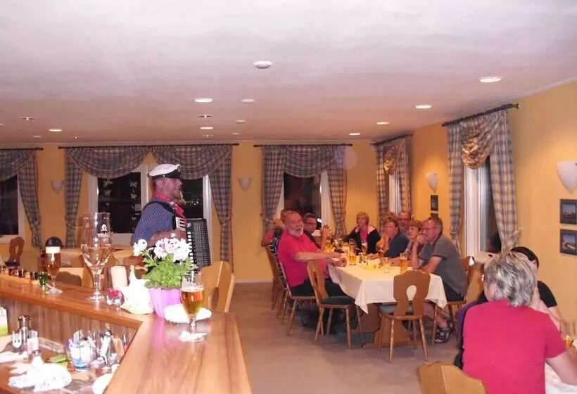 Bed and Breakfast Landhotel Zum Kranich