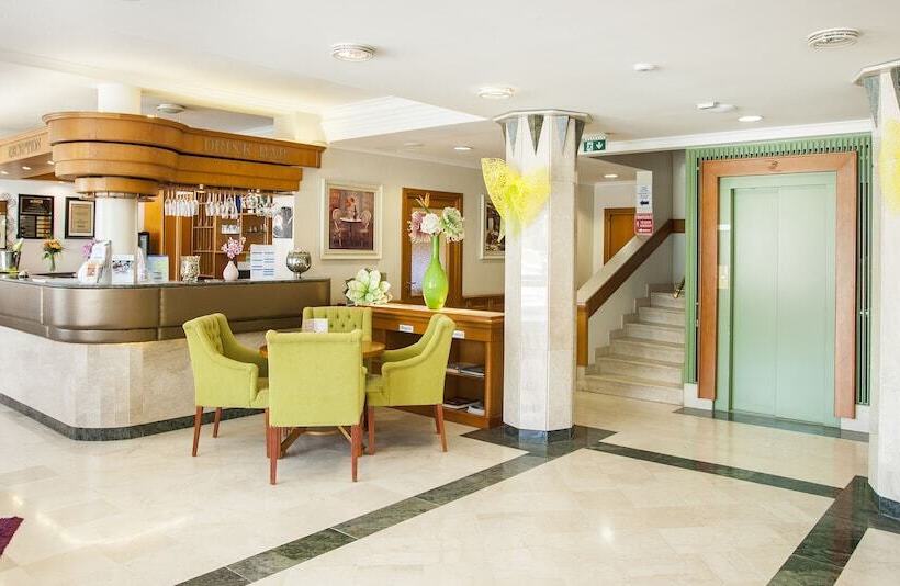 فندق Holiday Club Apartman