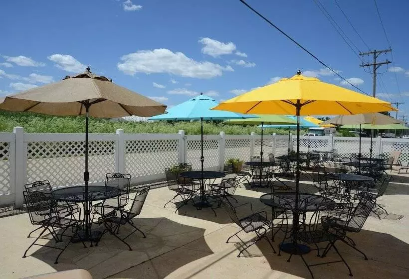 Hotelli Northfield Inn Suites And Conference Center