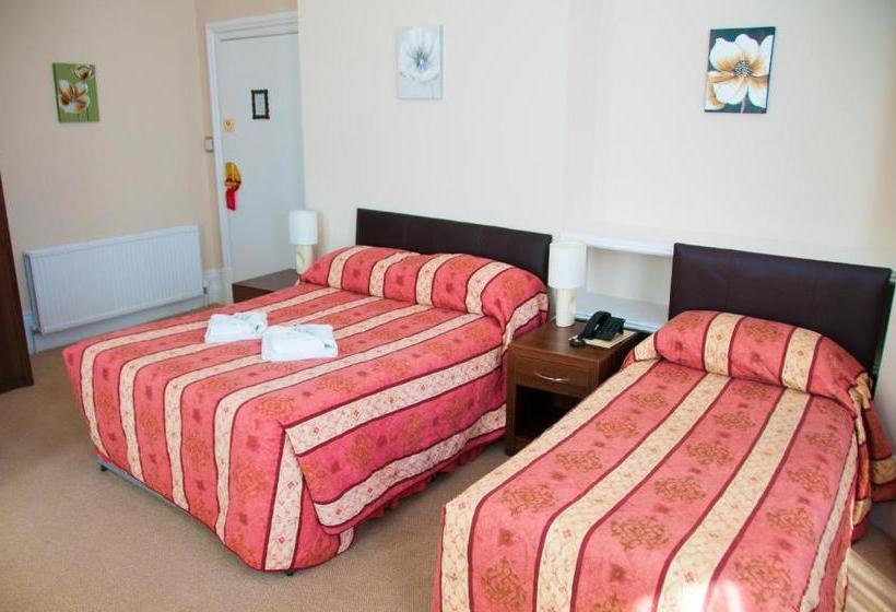 בית מלון כפרי Tower House