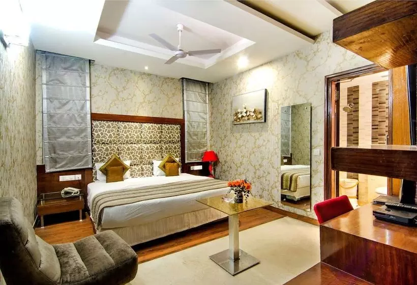 레지던스 Omega Residency