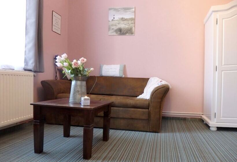 Strandhotel Villa Louisa & Appartementhäuser Villa Josephine Und Christine