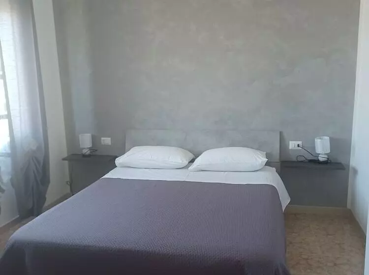 پانسیون Mondo House