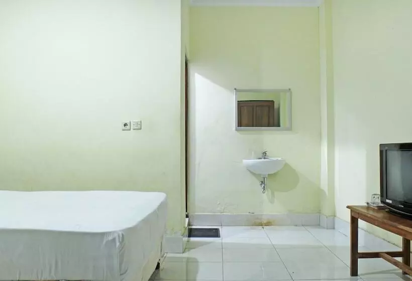 Collection O 91517 Hotel Gajah Mada Soe