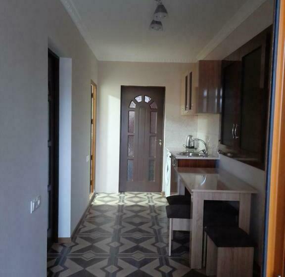 تختخواب و صبحانه Alexmila