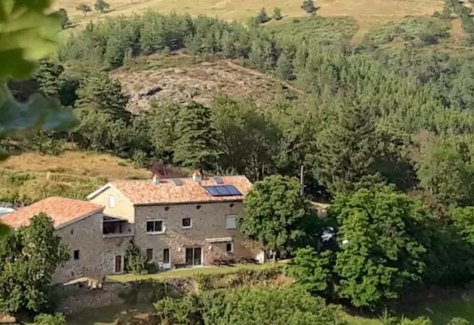 Aamiaismajoitus (B&B) Gîte De La Chanal 07