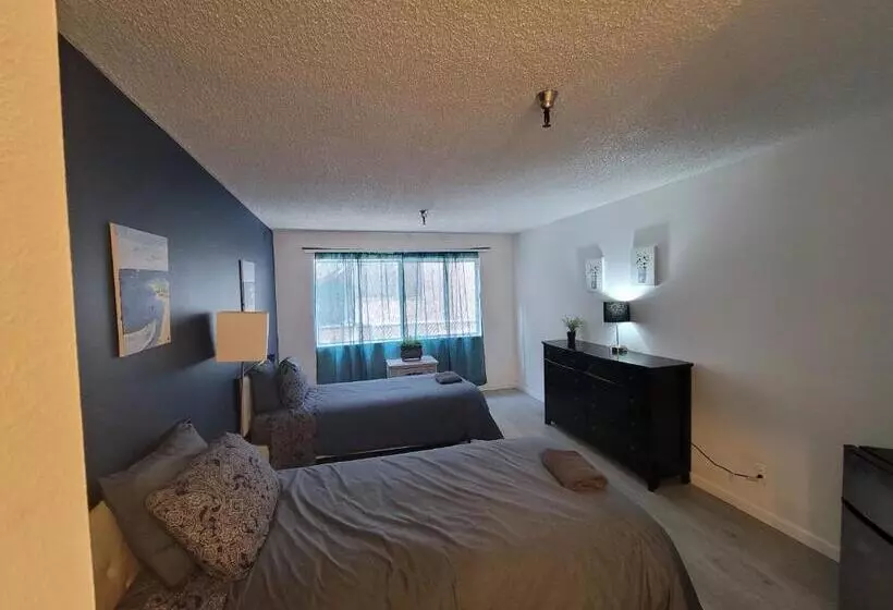 Hotelli (a12) Lovely Spacious Double Bed Studio