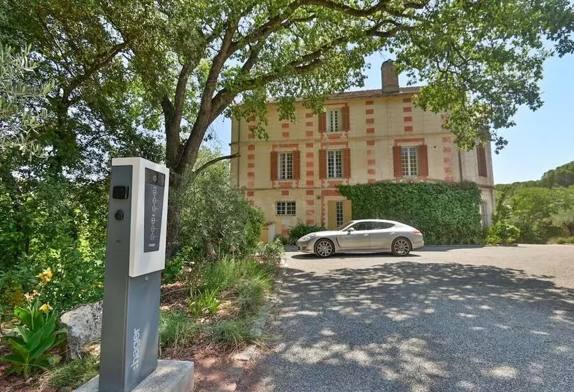 Hotelli Chateau De Taradel