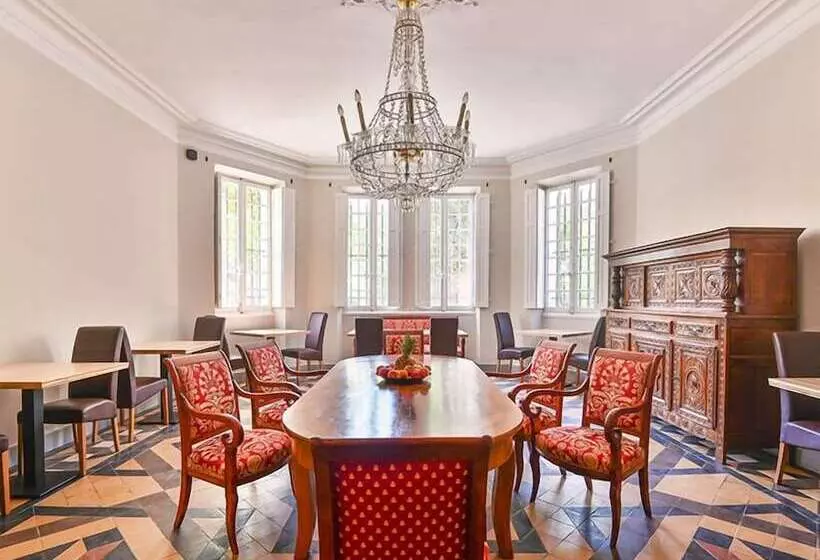 Hotelli Chateau De Taradel