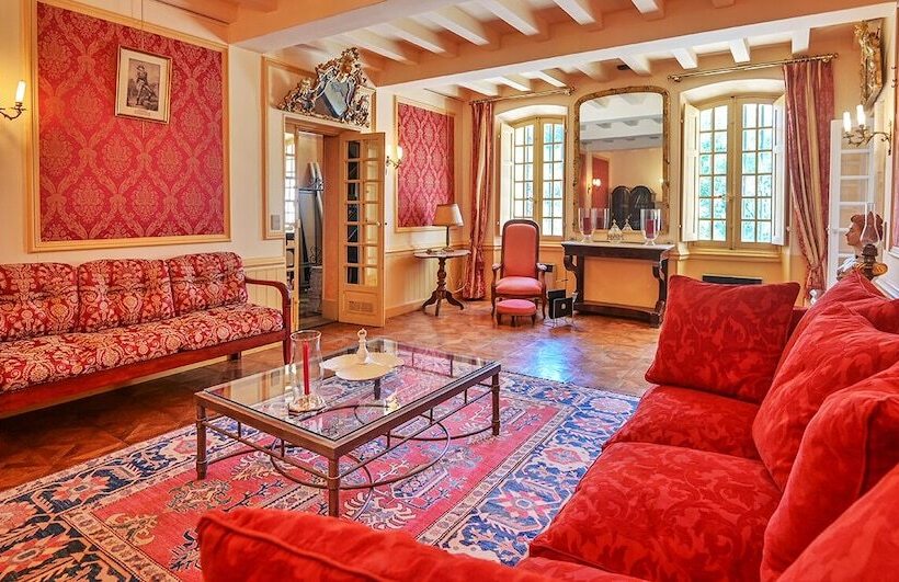 בית מלון כפרי Chateau De Taradel