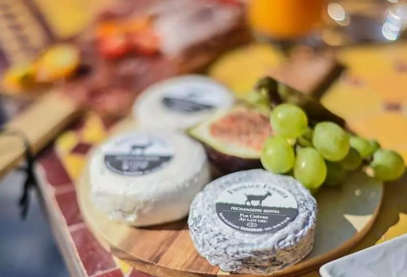 Hotelli Chateau De Taradel