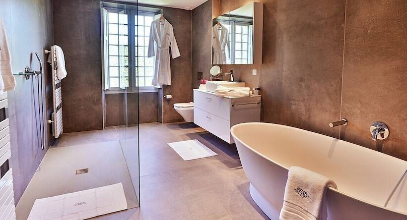 בית מלון כפרי Chateau De Taradel