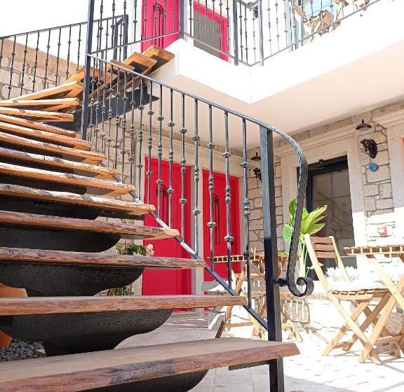 هتل Lalasa Alaçatı