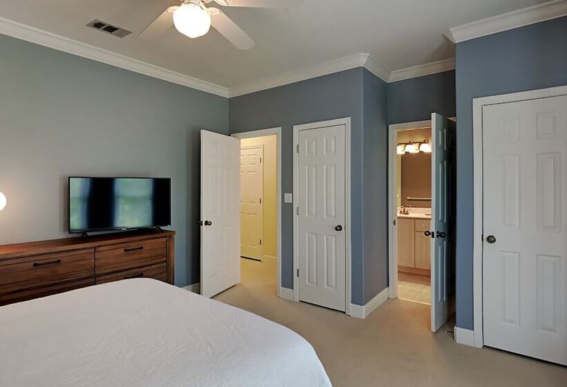 Gulf Place Spires #16b   Relaxation Station