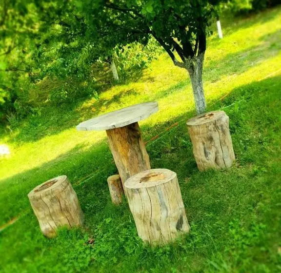 ベッドアンドブレックファースト Guest House Ijevan S Garden