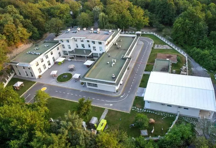 هتل Chukhur Gabala Museum