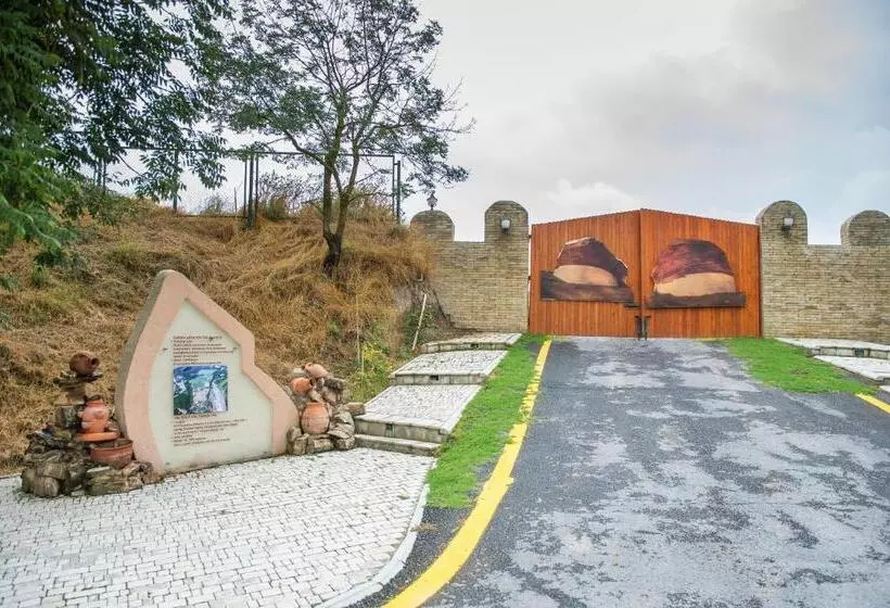 هتل Chukhur Gabala Museum