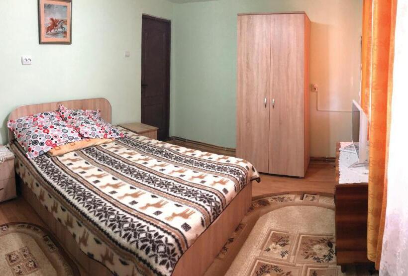 هتل Pensiune Agroturistica La Nasu