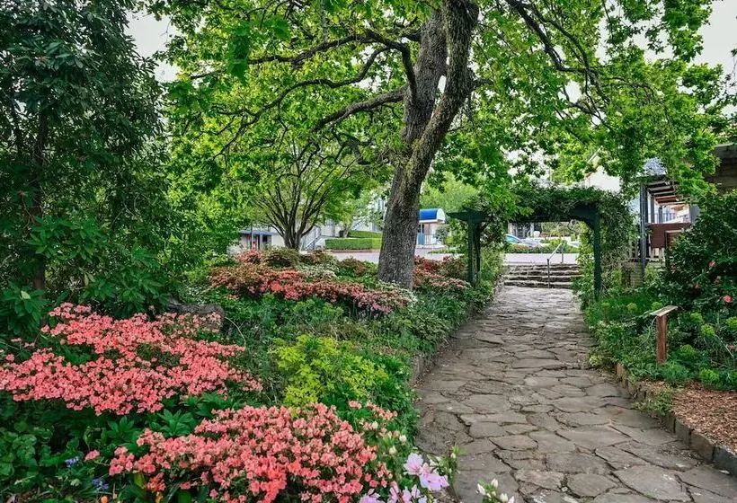Hotelli Leura Gardens Resort