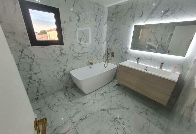 Villa Neuve Exceptionnelle Avec Piscine Et Spa