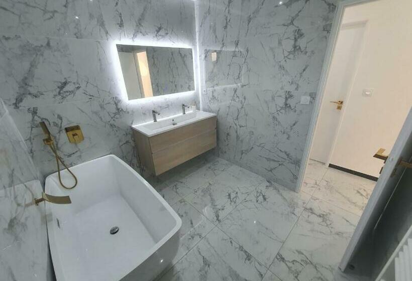 Villa Neuve Exceptionnelle Avec Piscine Et Spa