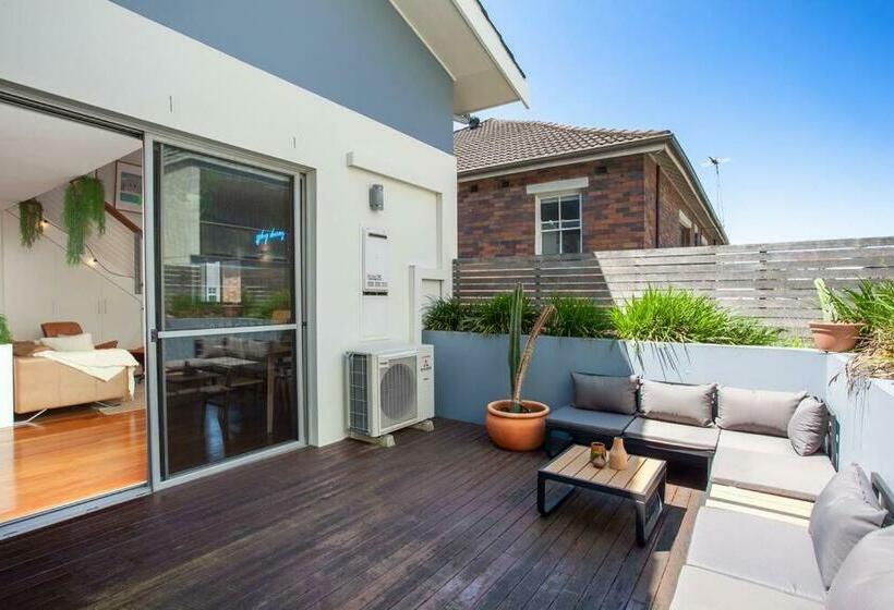 Enormous Loft With Terrace By Sydney Dreams