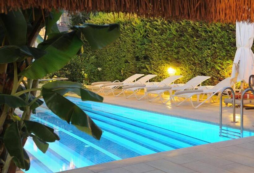 Gi̇ri̇tli̇m Buti̇k Otel