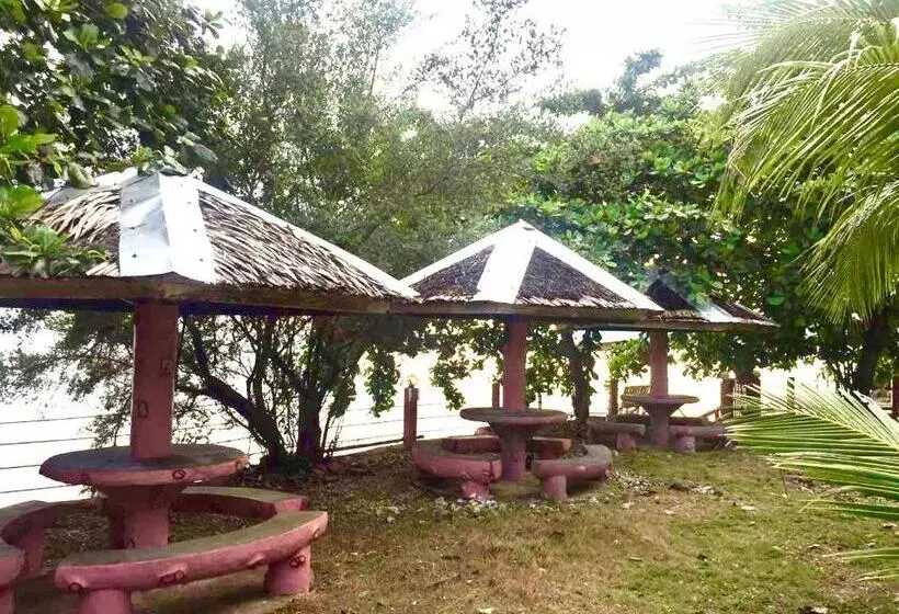 هتل D S Oceanview Beach Resort