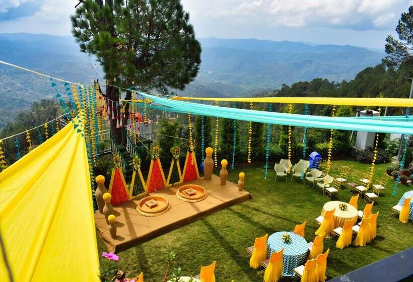 Hotelli Peaks And Pines Resort