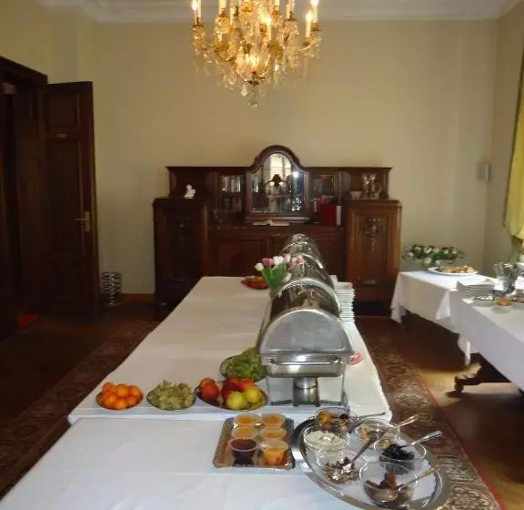 تختخواب و صبحانه Pp Pension Potsdam