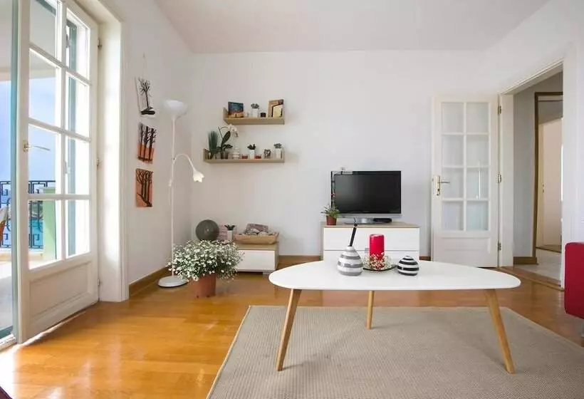 Beach Apartment Sveti Stefan