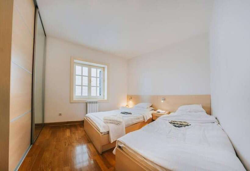 Beach Apartment Sveti Stefan