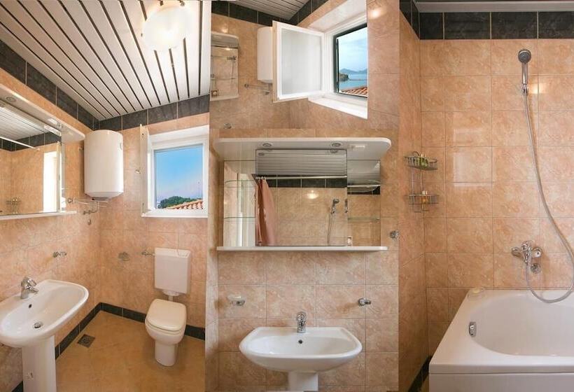 Beach Apartment Sveti Stefan