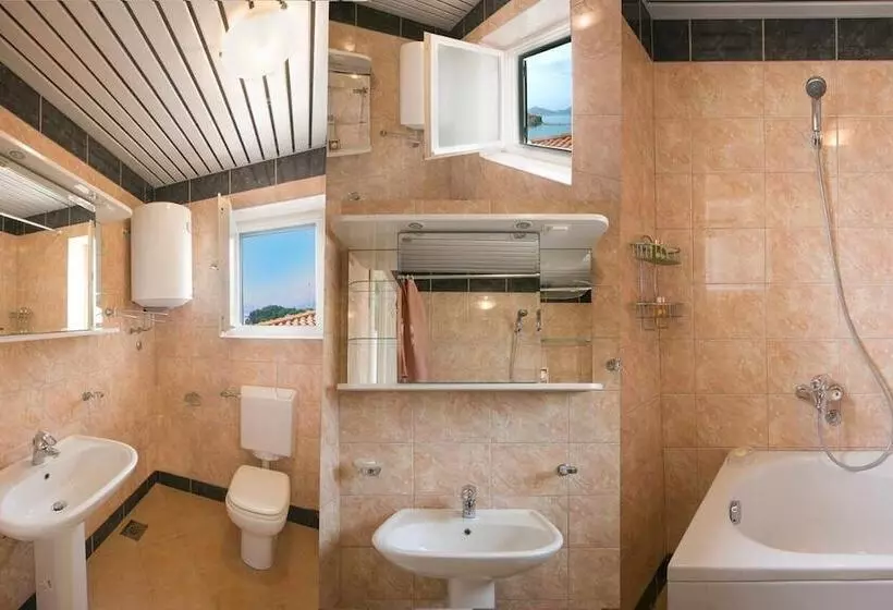 Beach Apartment Sveti Stefan