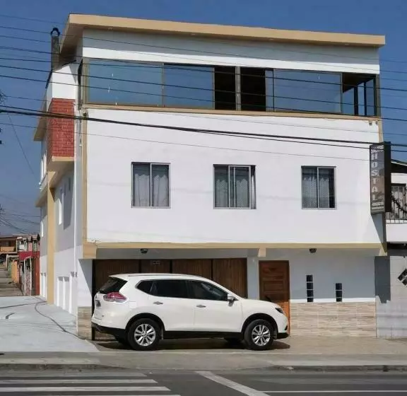 پانسیون Hostal El Salitre