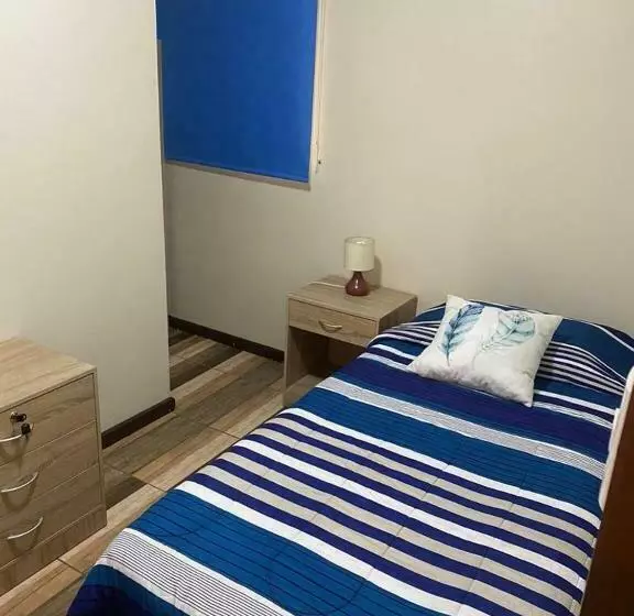 پانسیون Hostal El Salitre