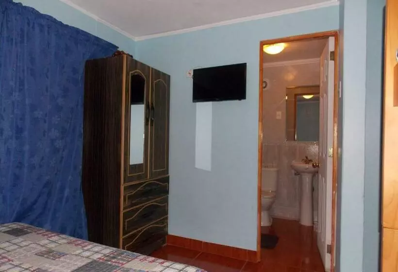 پانسیون Hostal El Salitre